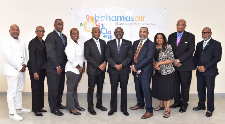 Board_and_Executives_of_Bahamasair_1_.jpg
