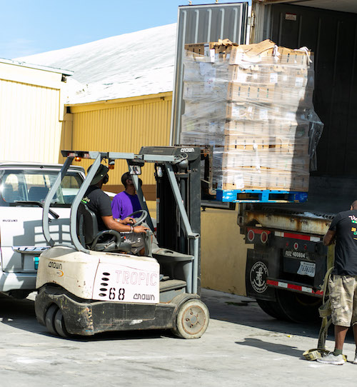 Forklift_offloading_turkeys_from_Royal_Caribbean.jpg