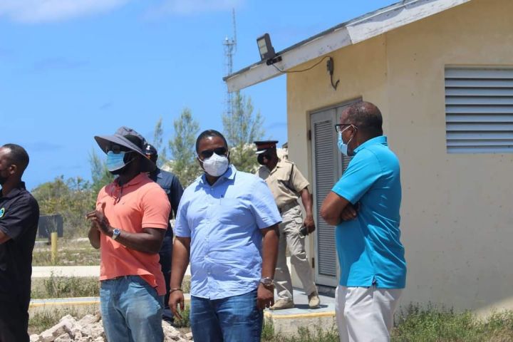 Inagua_-_WSC_Executive_Chairman_Adrian_Gibson__centre__and_GM_Elwood_Donaldson__right.jpg