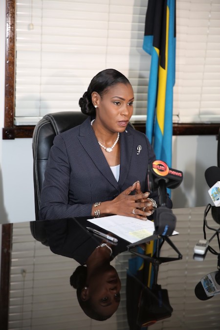 MINISTER_PIA_GLOVER-ROLLE.jpg