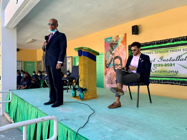 Minister_Lloyd_Addresses_C.V._Bethel_Students.jpg