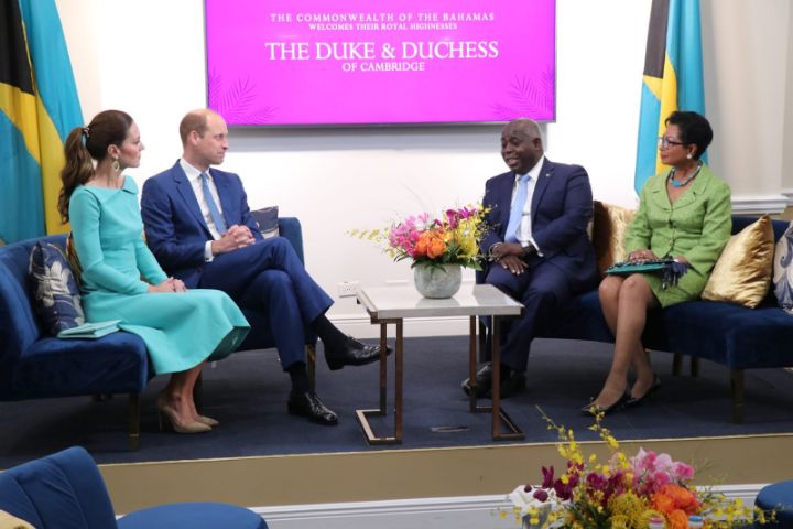 Prime_Minister_Davis_chats_with_the_Duke_of_Cambridge.jpg