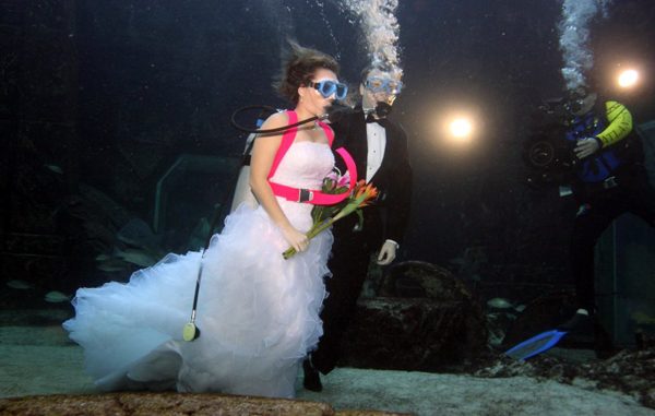 Atwedding_2_1_.jpg