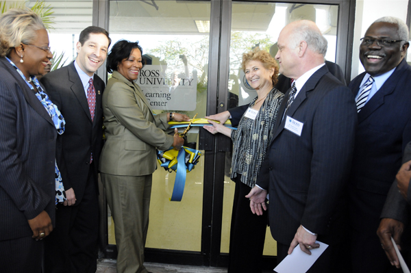 PMRoss_RibbonCutting_1_.jpg