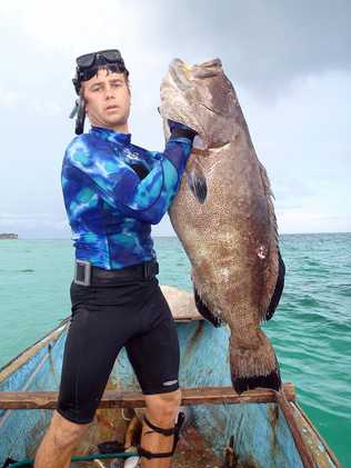 413-grouper00_30outdoors_spts_K.embedded.prod_affiliate.56.JPG