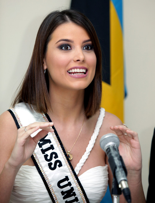 Miss-Universe-in-the-BahSOL.jpg