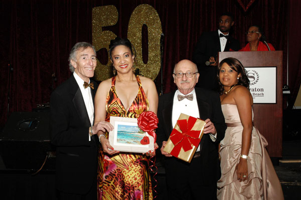 HB-4th-_-8th-prize-winner-Anthea-Cox-with-Al-Fishman--jj-photgraphy.jpg