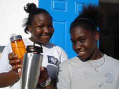 Jovanna_Sands_and_Moesha_Leary_show_off_their_reusable_water_bottles_-_sm.jpg