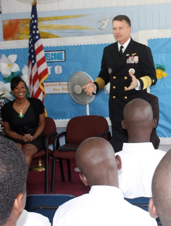 Photo_1_--_Admiral_Winnefeld_and_Ambassador_Avant_at_Simpson_Penn.jpg