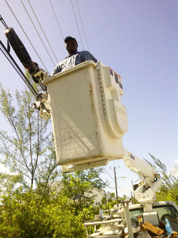  - LG-BTC-repairman-working-to-finalize-Exuma-repairs_2