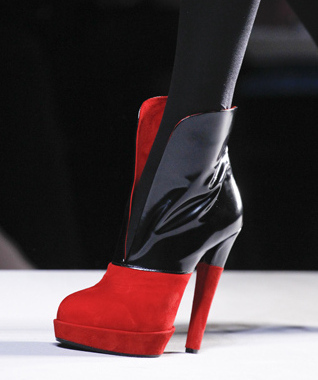 Viktor___Rolf_Satin___Suede_Bootie_-_fashionizers.com.jpg